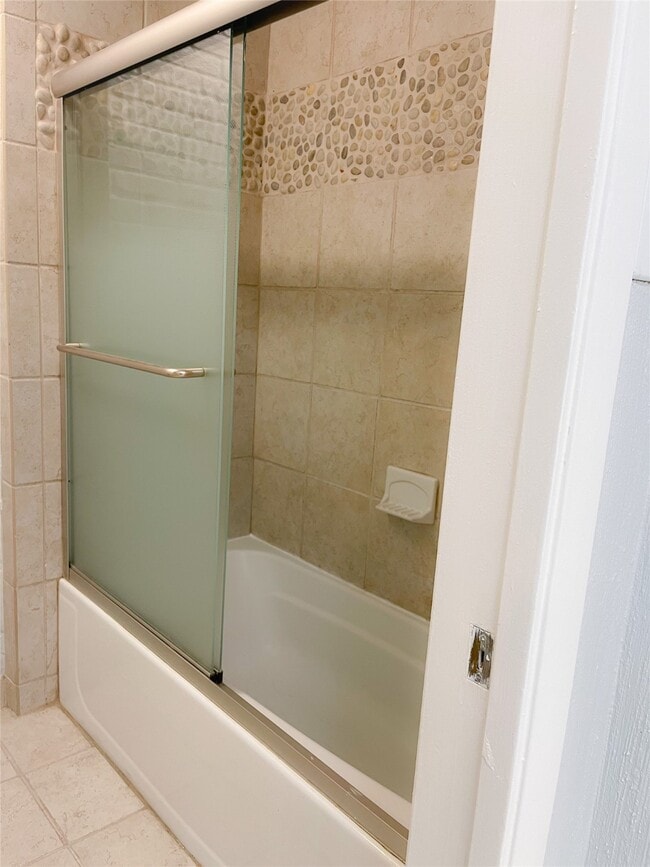 Building Photo - 2744 Briarhurst Dr