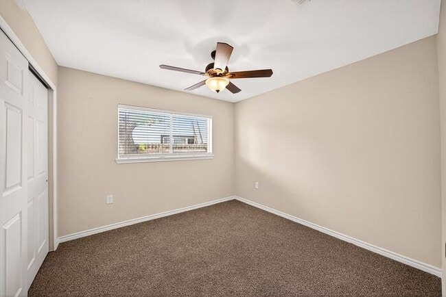 Building Photo - 6222 Fort Maddin St