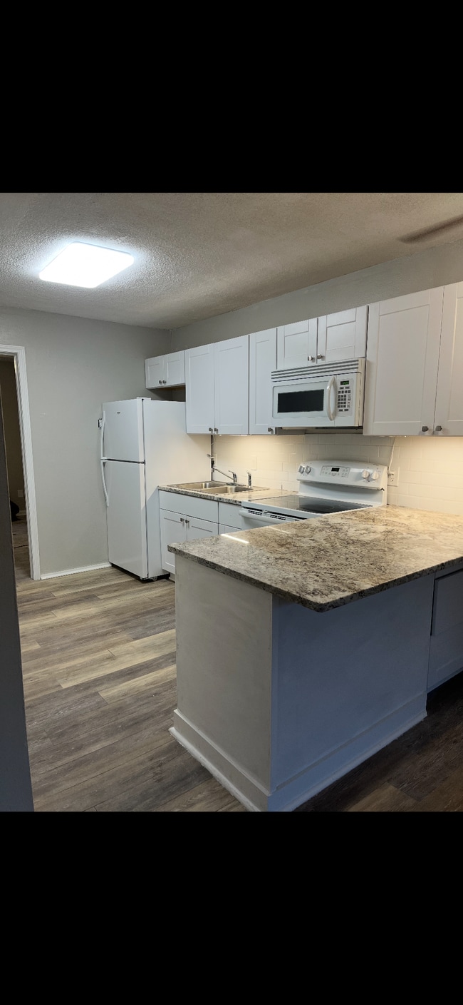 Building Photo - 253 Hayden Rd