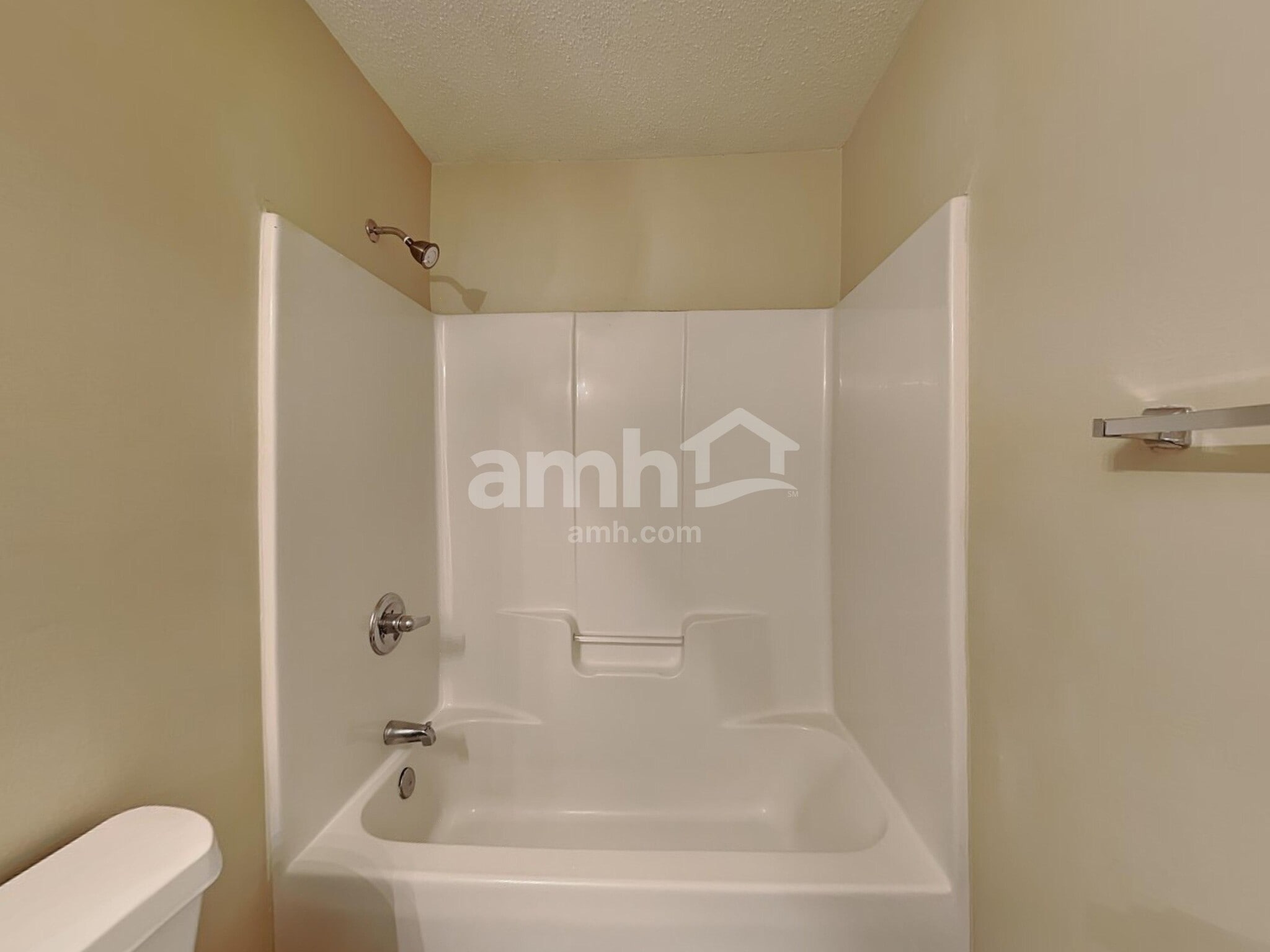 Building Photo - 555 Whistling Swan Dr