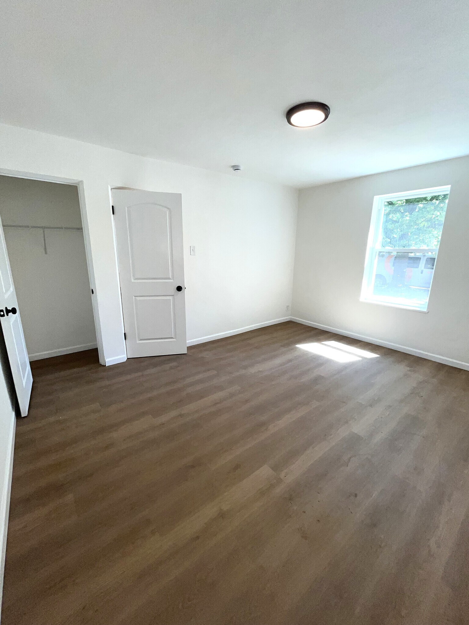 Building Photo - 3919 Jamieson Ave