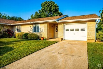 Building Photo - 450 Closter Rd