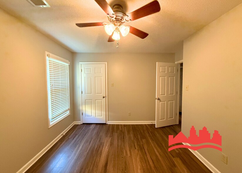 Building Photo - 9889 Leda Cove