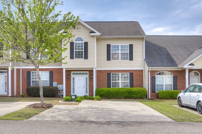 Primary Photo - 3 Bedroom Townhouse in Evans