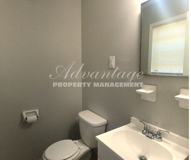 Building Photo - Newly Renovated Home In Raleigh - Open To ...