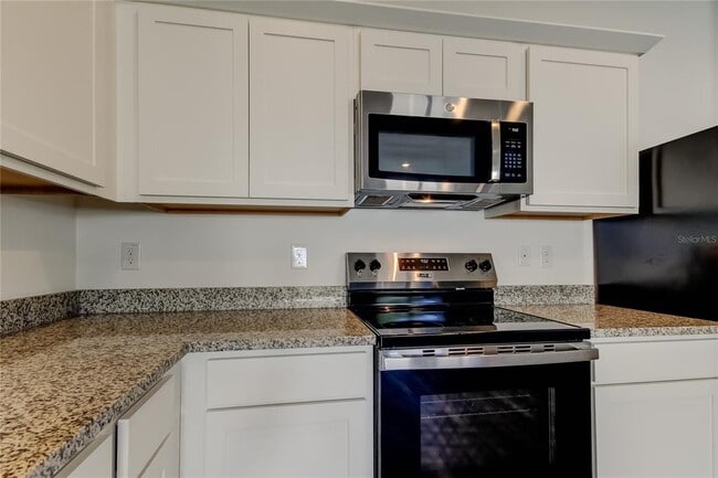 Building Photo - 11925 Sylvia St