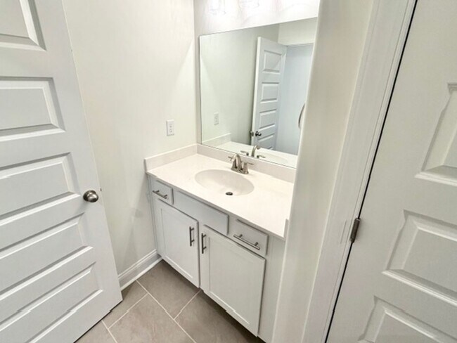 Building Photo - Now Leasing a Brand New 4-bedroom 2.5 bath + an office home in Olive Branch- Five Minutes from Me...