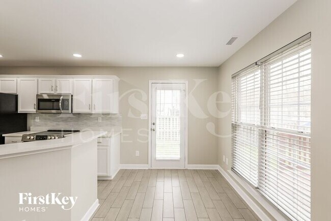 Building Photo - 1620 Winthrop Ln