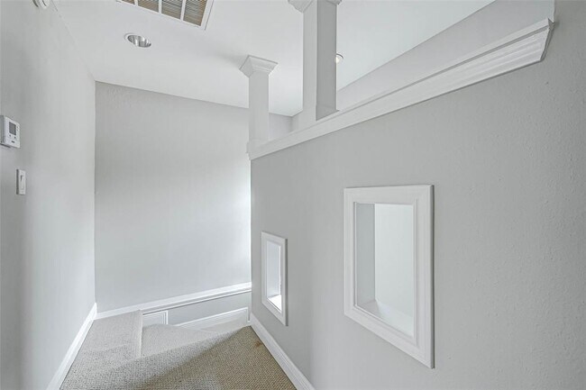 Building Photo - 5611 Nina Lee Ln
