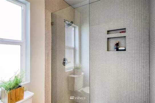 Custom shower - 412 NE Max William Loop