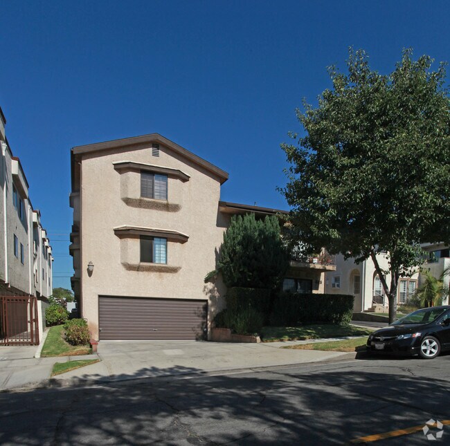 Building Photo - 625 E Cypress Ave