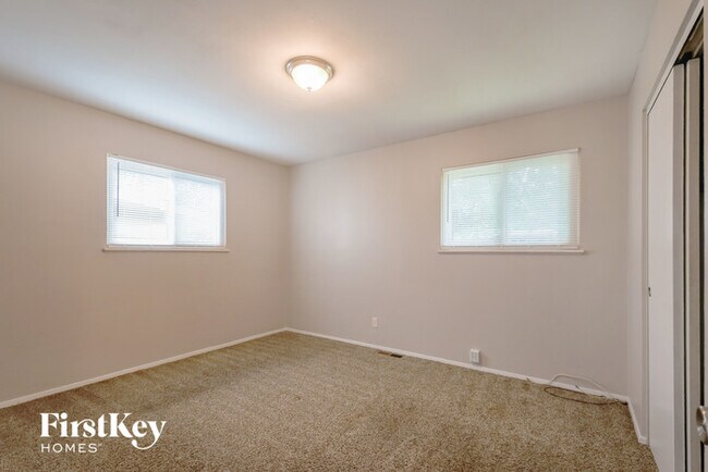 Building Photo - 530 Bardot Dr