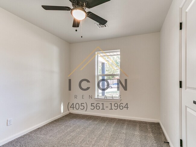 Building Photo - 11747 Silver Maple Dr