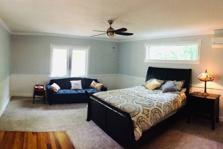 Furnished or unfurnished you decide - 816 W Hopkins St