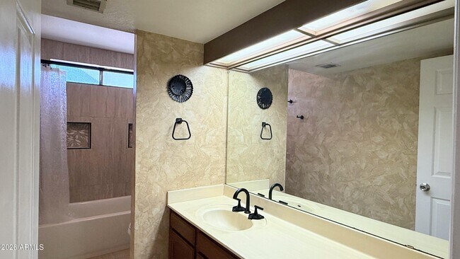 Building Photo - 4148 W Villa Maria Dr