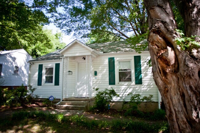 Building Photo - 104 Caldwell St
