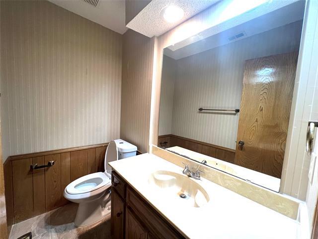 Building Photo - 1501 Willow Crest Dr
