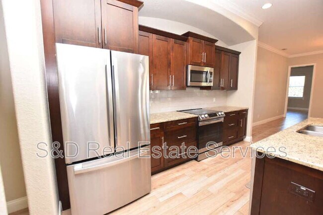 Building Photo - 6986 Highlands Creek Ave