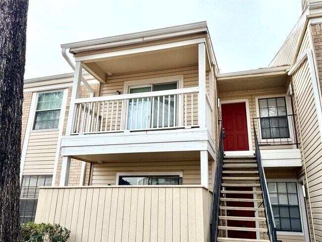 Building Photo - 2750 Holly Hall St