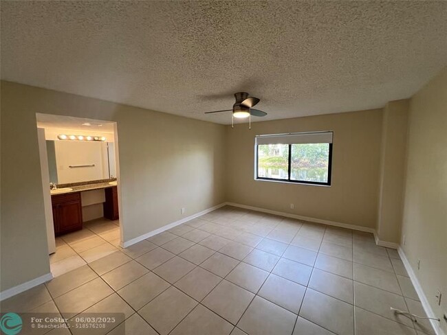 Building Photo - 8040 Hampton Blvd