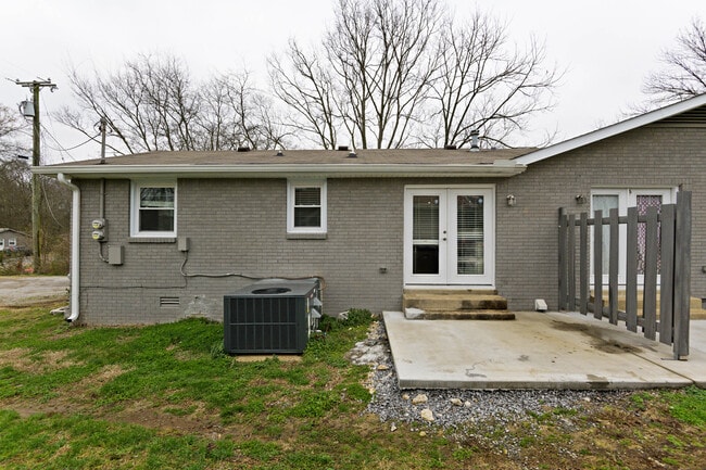 Building Photo - 6309 Thunderbird Dr