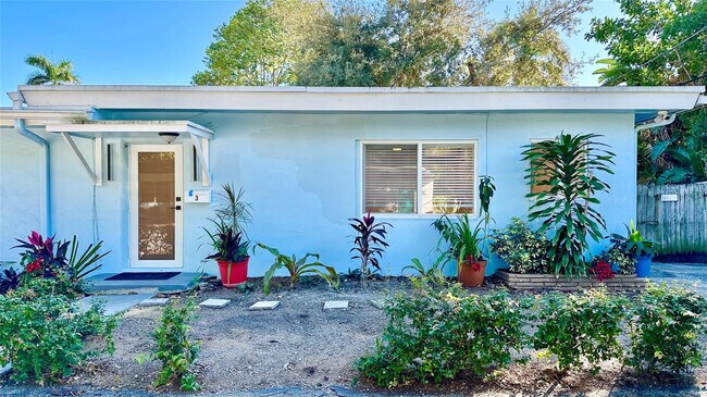 Building Photo - 1145 NE 17th Terrace