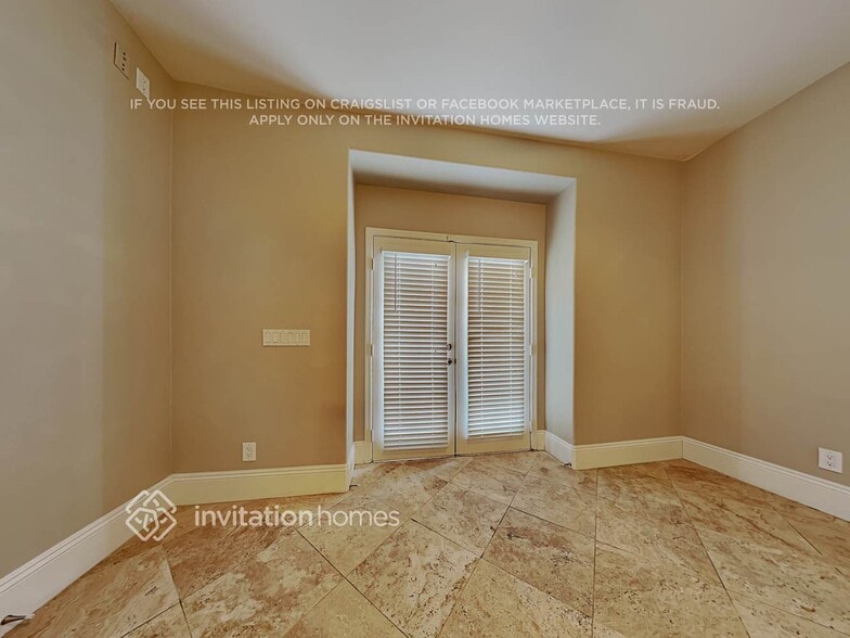 Building Photo - 8460 Del Vista Ct