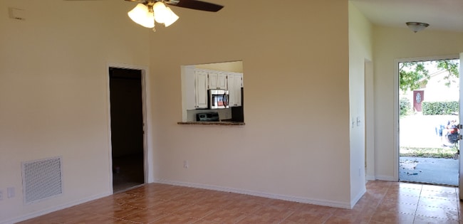 Building Photo - 616 Dharma Cir