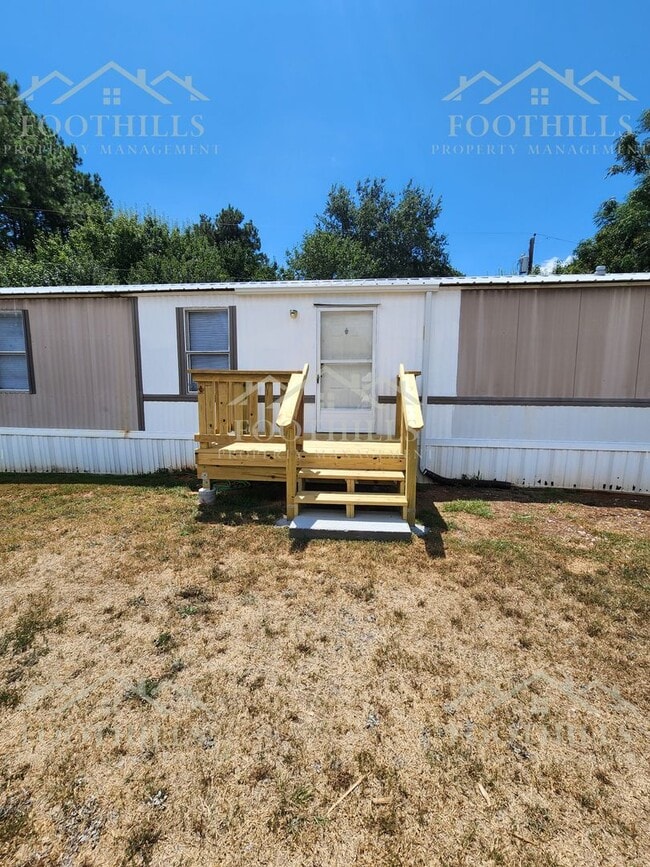 Building Photo - 3 Bedroom, 2 Bath Home Near Portman Marina...