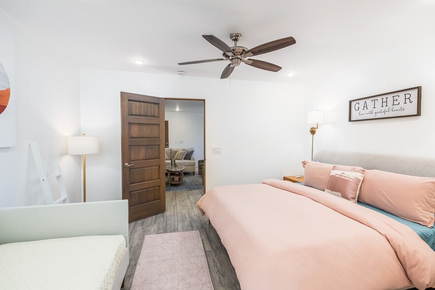 Building Photo - 350 Panorama Blvd