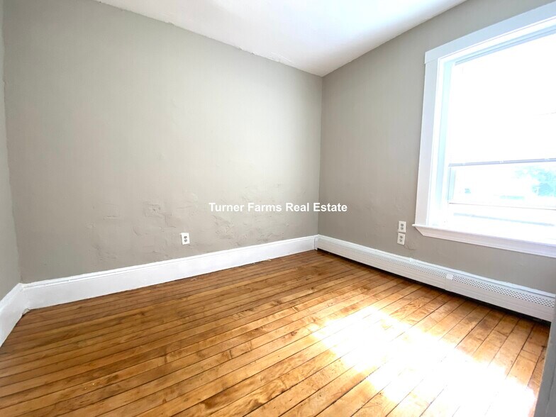 Building Photo - 270 Bowdoin St