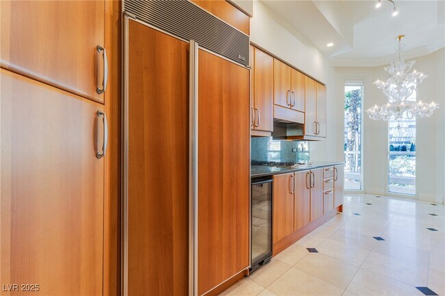 Building Photo - 2857 Paradise Rd