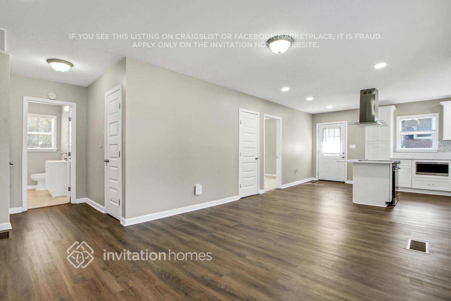 Building Photo - 2122 Holly Hill Dr