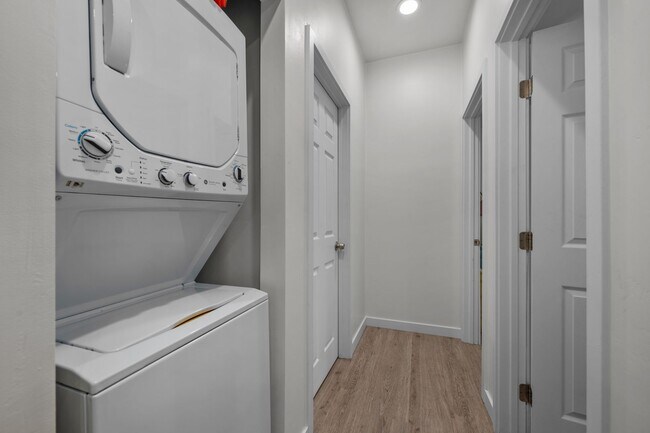 Building Photo - 5156 Brockbank Pl