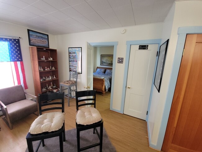 Building Photo - 211-212 W 13th St