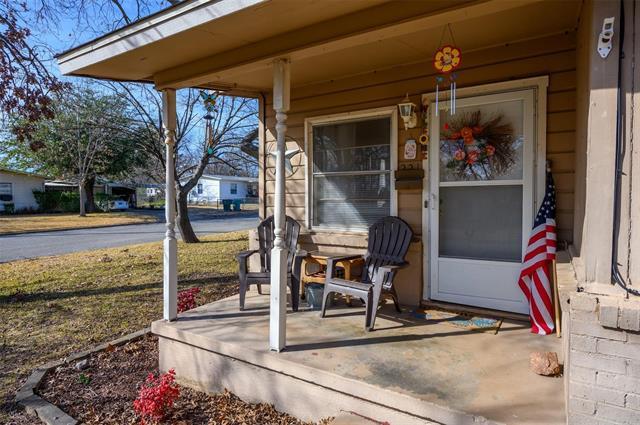 Building Photo - 221 W Burton St