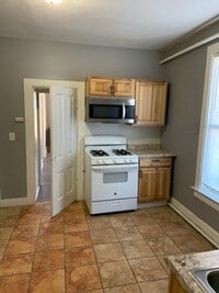 Building Photo - 920