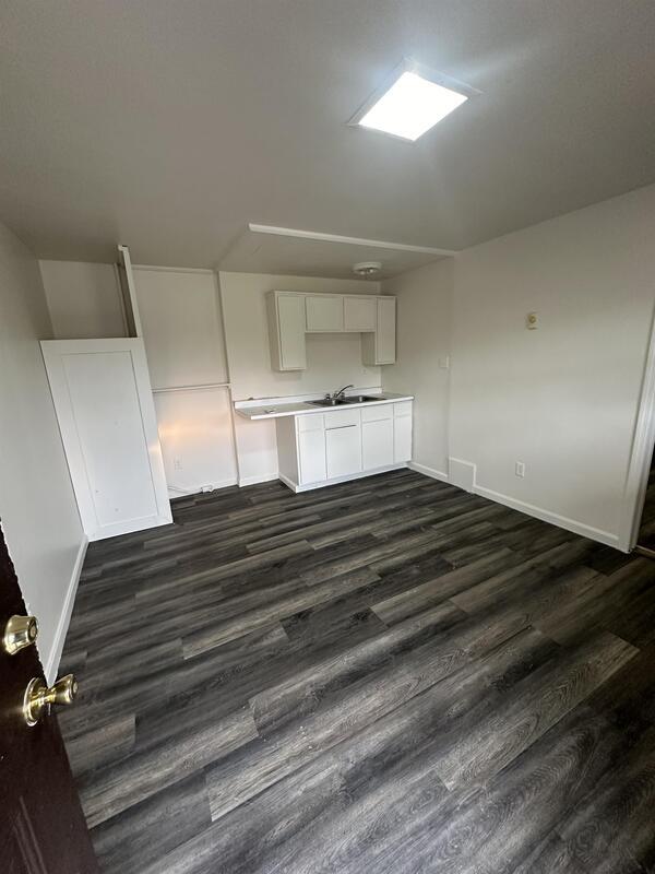 Primary Photo - 2223 N Water St Ext
