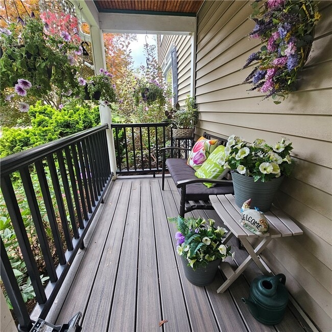 Building Photo - 50 Greenview Dr