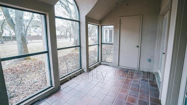 Building Photo - 4144 Greystone Way