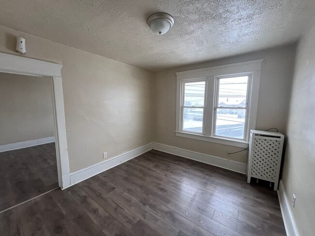 Building Photo - 931 Wyoming Ave