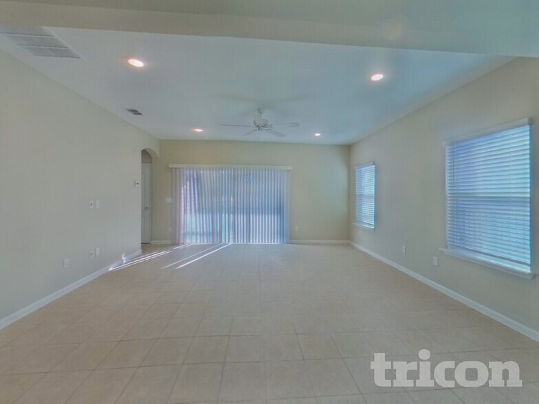 Building Photo - 10148 Pavnes Creek Dr