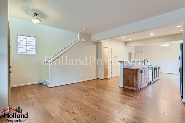 Building Photo - Beautiful 3-Bedroom Hillsboro Home in Desi...