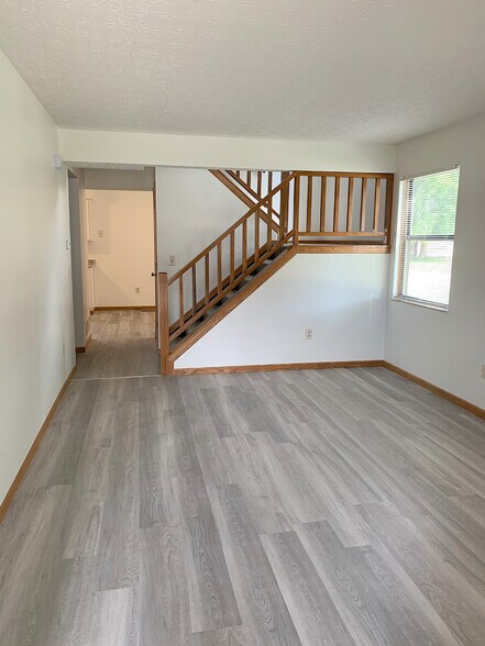 Building Photo - 6900 Gemstar Rd