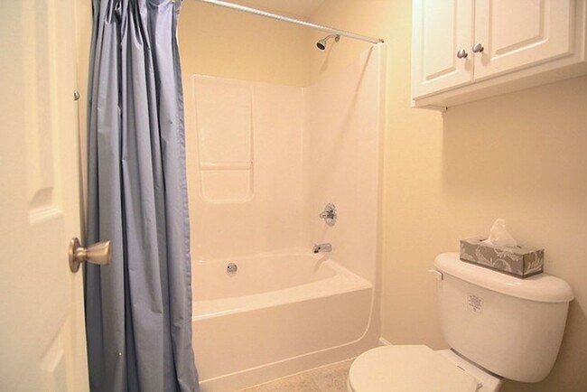 Building Photo - 108 Mistletoe Way