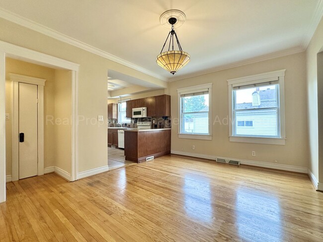 Building Photo - 4 Bedrooms, Endless Charm and Steps from D...