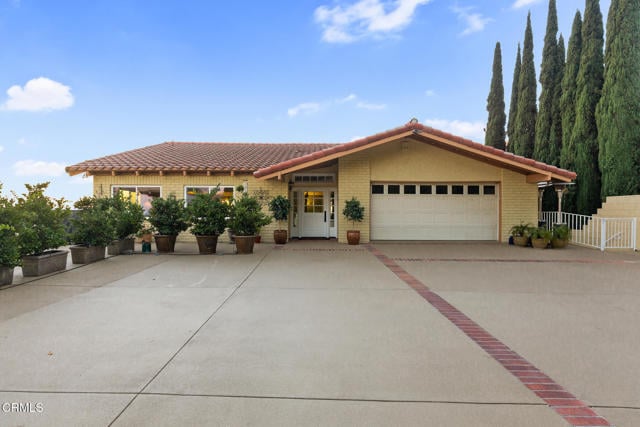 Building Photo - 1234 E Tujunga Ave
