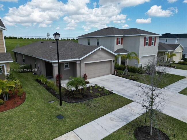 Building Photo - 10770 SW Vasari Way