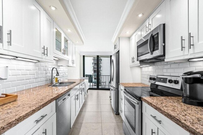 Building Photo - 4200 N Ocean Dr