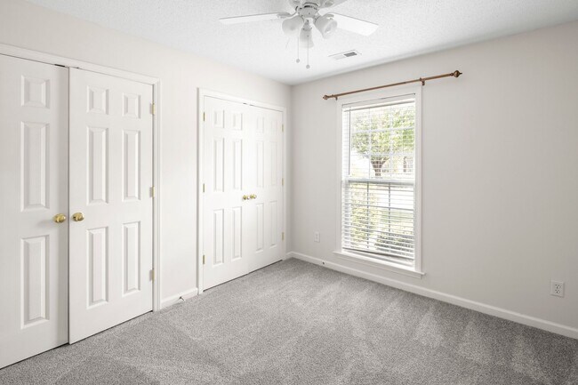 Building Photo - Home in Livingston Farms!